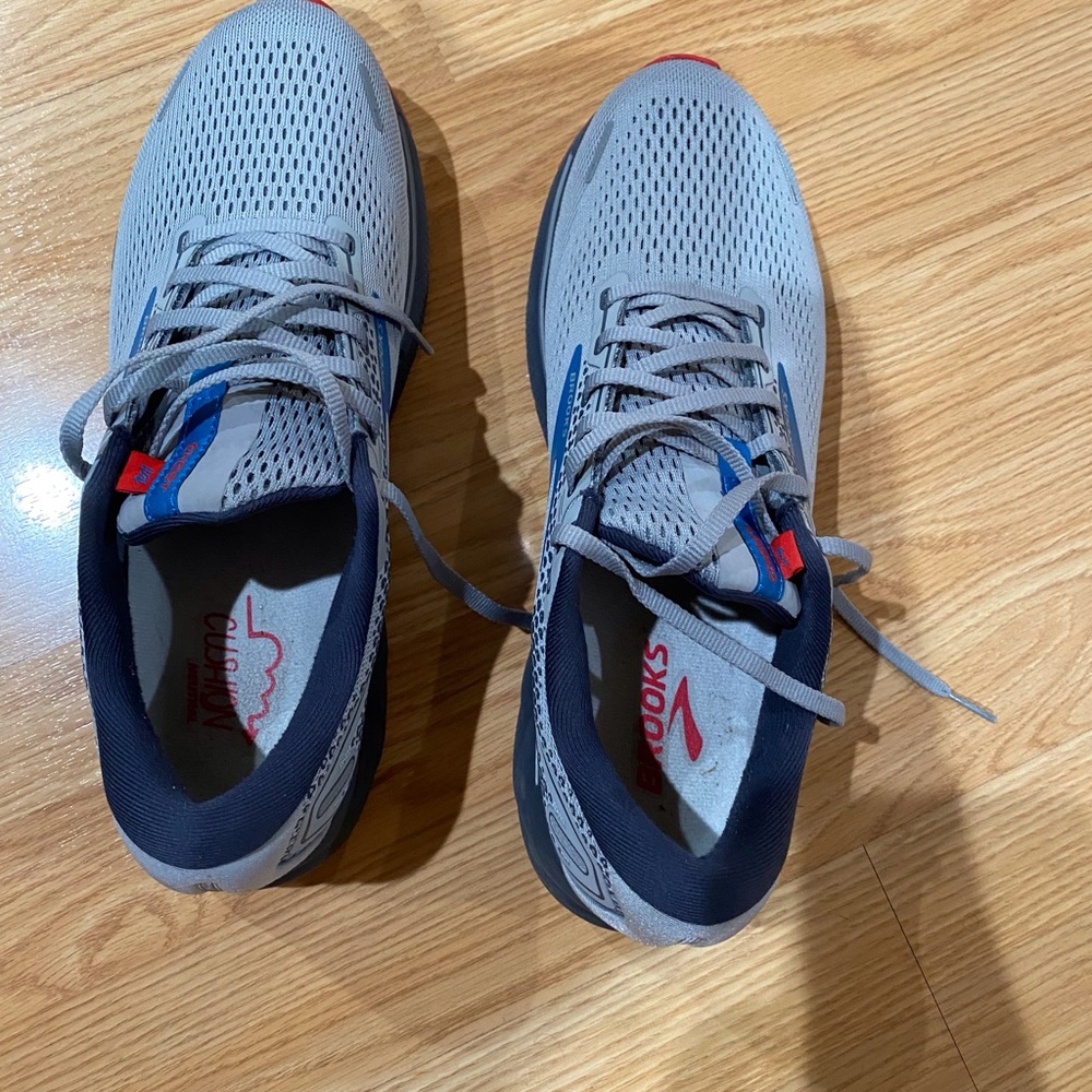 Men shoes- Brooks brand, likely new
